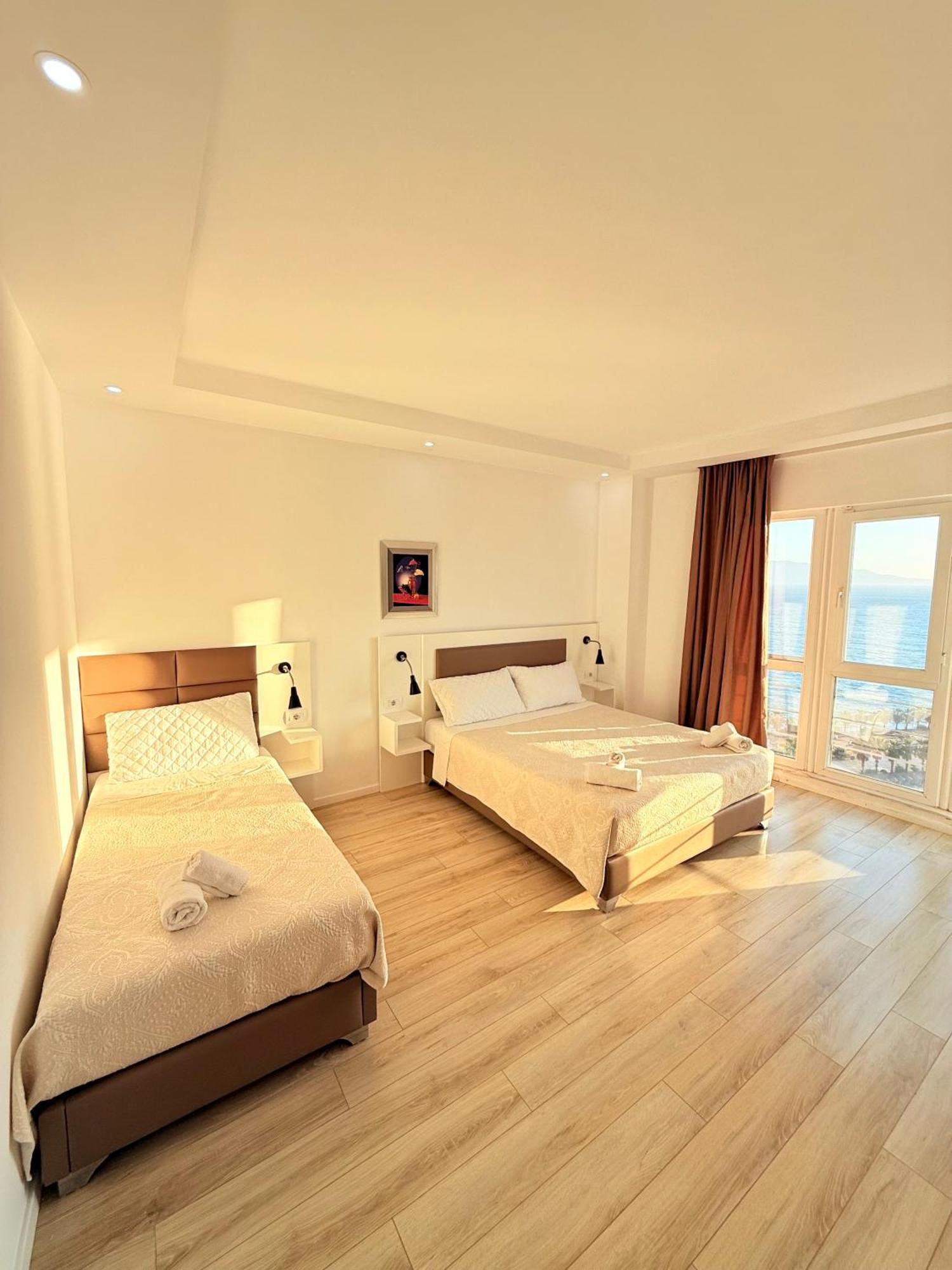 Helia Seaside Hotel Sarande Exterior photo