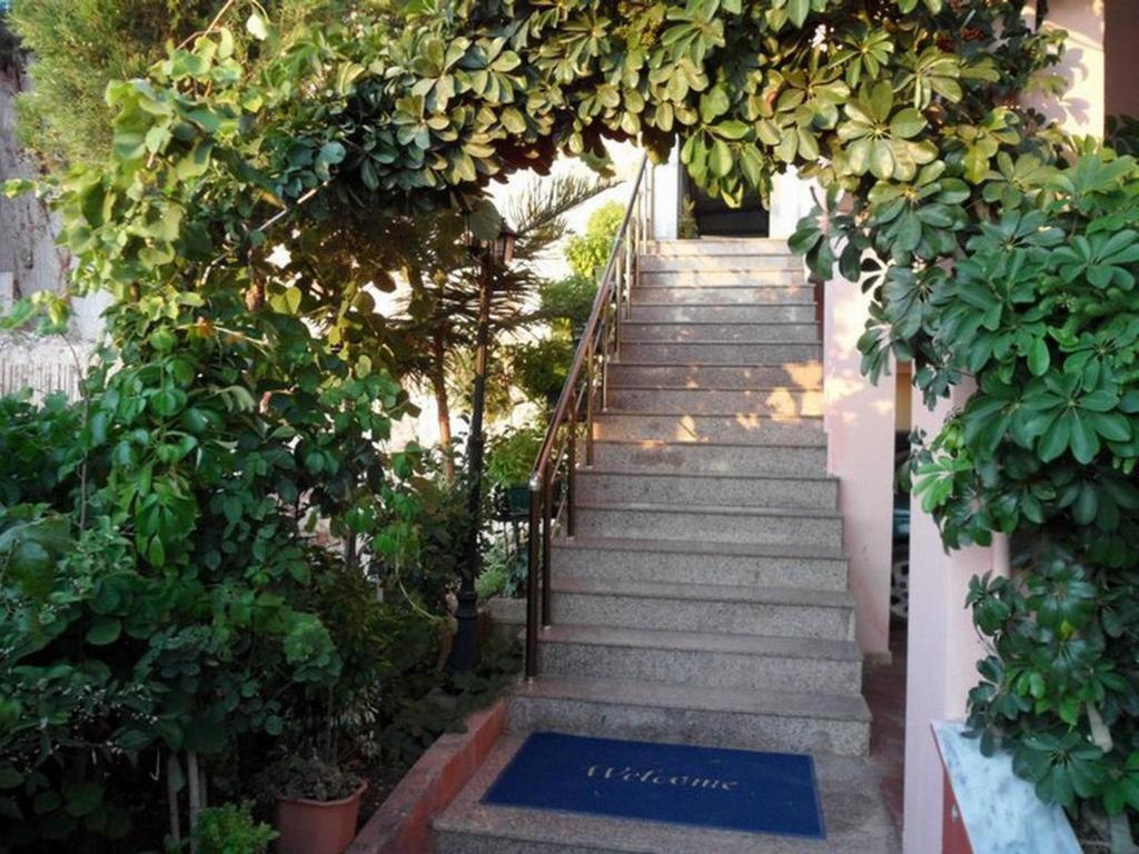 Helia Seaside Hotel Sarande Exterior photo