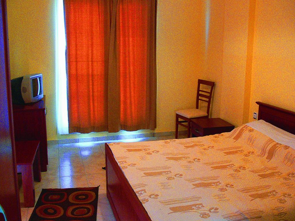 Helia Seaside Hotel Sarande Room photo